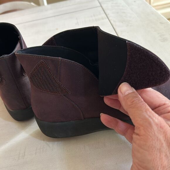 CLARKS CLOUDSTEPPERS Maroon Ankle Boots - Picture 5 of 9
